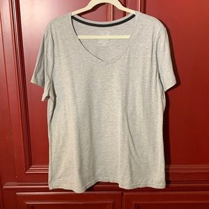 Heather gray short sleeve V-neck T-shirt
